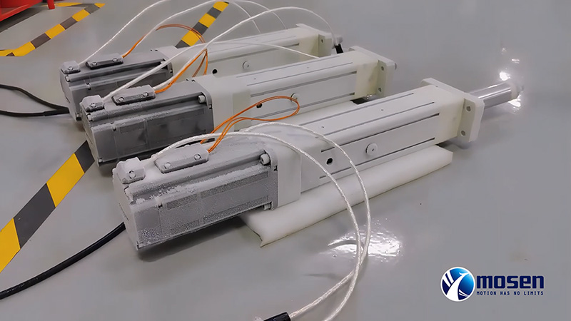 低溫伺服電機和電缸.jpg 低溫伺服電機和電缸.jpg